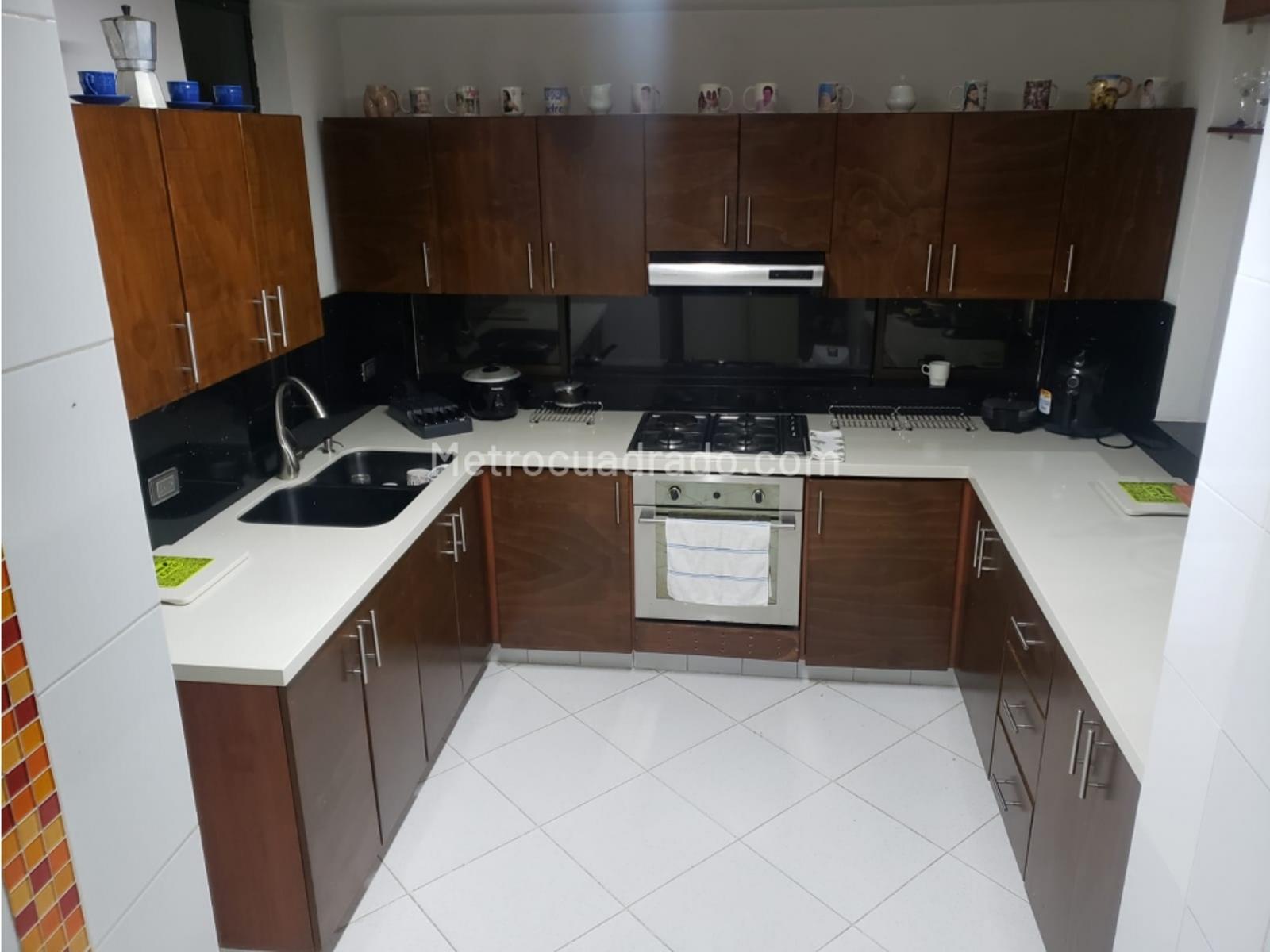 Apartamento de 4 habitaciones en venta en Laureles, Medellín — imagen 1 de 20