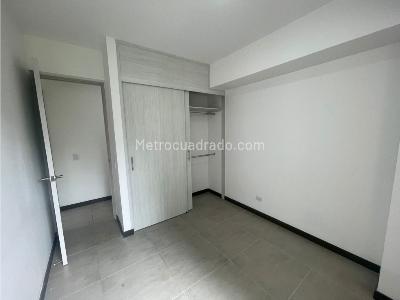 Apartamento de 3 alcobas en venta en Las Lomitas, Sabaneta, 89 m² · foto 12 de 19