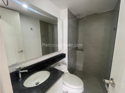 Apartamento de 3 alcobas en venta en Las Lomitas, Sabaneta, 89 m² · foto 18 de 19