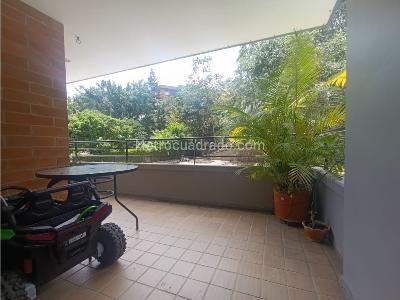 Apartamento de 3 alcobas en venta en El Poblado, Medellín, 96 m² · foto 2 de 20