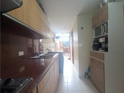 Apartamento de 3 alcobas en venta en El Poblado, Medellín, 96 m² · foto 12 de 20