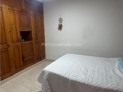 Casa de 4 alcobas en venta en La Almeria, Medellín, 146 m² · foto 5 de 10