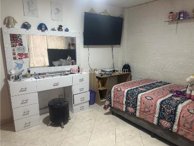 Casa de 4 alcobas en venta en La Almeria, Medellín, 146 m² · foto 7 de 10