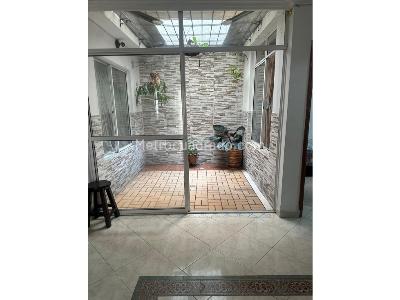 Casa de 4 alcobas en venta en La Almeria, Medellín, 146 m² · foto 8 de 10