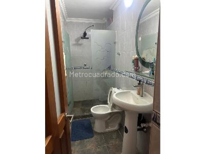Casa de 4 alcobas en venta en La Almeria, Medellín, 146 m² · foto 9 de 10