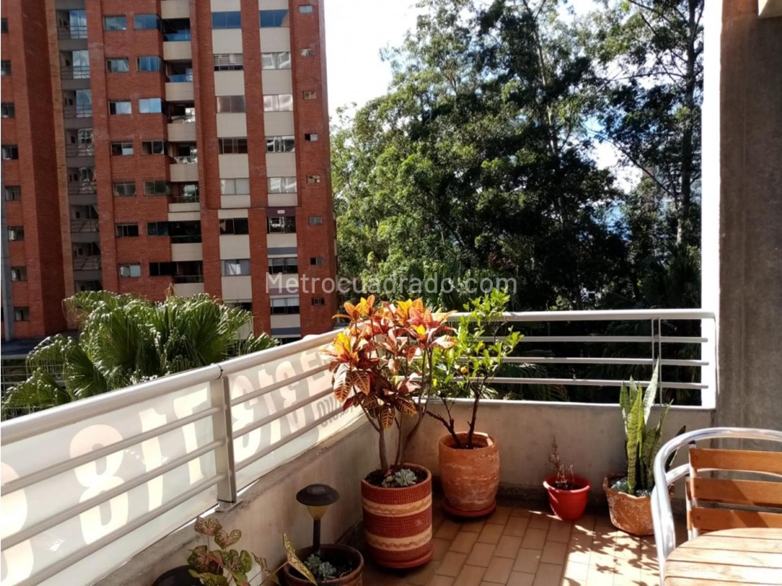 Apartamento de 4 habitaciones en venta en Poblado, Medellín — imagen 1 de 20