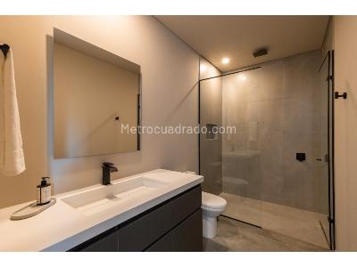 Apartamento de 2 alcobas en venta en El Poblado, Medellín, 186 m² · foto 10 de 20