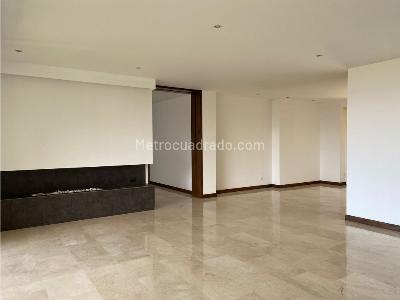 Apartamento de 3 alcobas en venta en Los Balsos Poblado, Medellín, 245 m² · foto 4 de 20