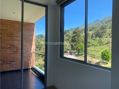 Apartamento de 3 alcobas en venta en Los Balsos Poblado, Medellín, 245 m² · foto 8 de 20