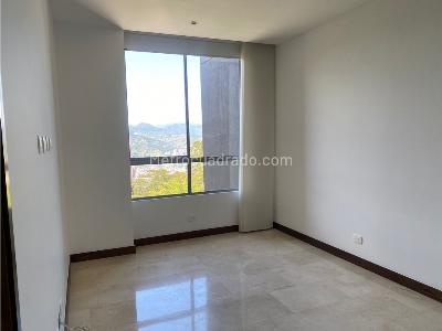 Apartamento de 3 alcobas en venta en Los Balsos Poblado, Medellín, 245 m² · foto 10 de 20