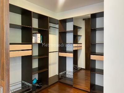 Apartamento de 3 alcobas en venta en Los Balsos Poblado, Medellín, 245 m² · foto 19 de 20