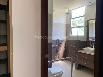 Apartamento de 3 alcobas en venta en Los Balsos Poblado, Medellín, 245 m² · foto 20 de 20