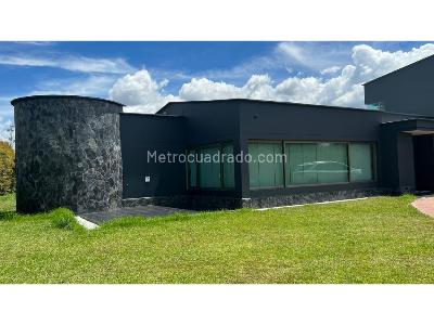 Casa de 4 alcobas en venta en Llano Grande, Rionegro, 500 m² · foto 4 de 9