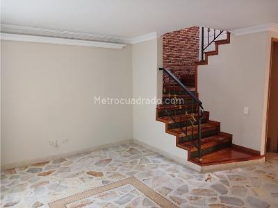 Casa de 3 alcobas en venta en Loma De Las Brujas, Envigado, 135 m² · foto 3 de 20