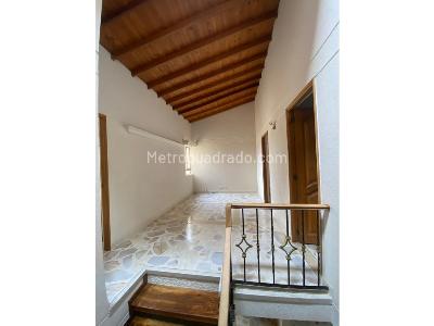 Casa de 3 alcobas en venta en Loma De Las Brujas, Envigado, 135 m² · foto 9 de 20