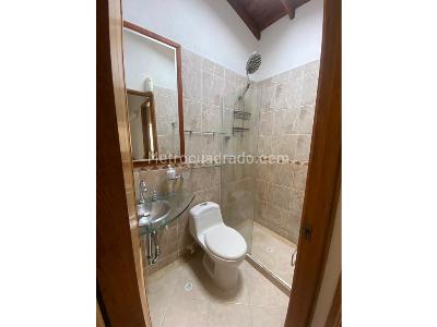 Casa de 3 alcobas en venta en Loma De Las Brujas, Envigado, 135 m² · foto 14 de 20