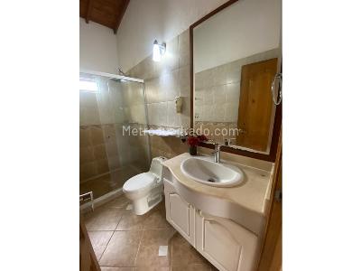 Casa de 3 alcobas en venta en Loma De Las Brujas, Envigado, 135 m² · foto 15 de 20