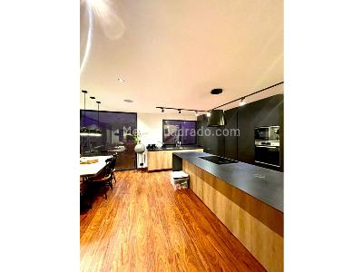 Casa de 3 alcobas en venta en El Poblado, Medellín, 310 m² · foto 3 de 16