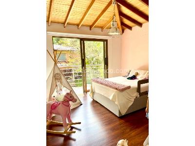 Casa de 3 alcobas en venta en El Poblado, Medellín, 310 m² · foto 13 de 16