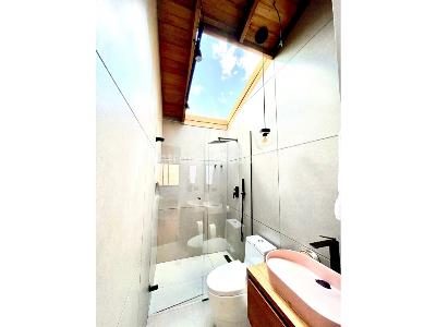 Casa de 3 alcobas en venta en El Poblado, Medellín, 310 m² · foto 14 de 16