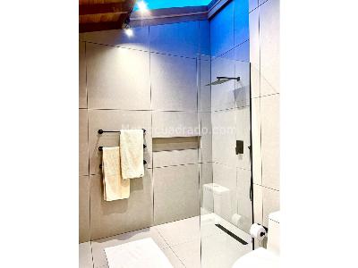 Casa de 3 alcobas en venta en El Poblado, Medellín, 310 m² · foto 15 de 16