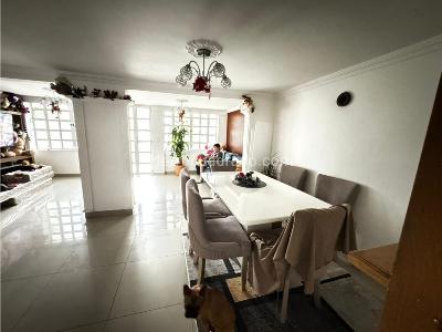 Casa de 4 alcobas en venta en La Mota, Medellín, 89 m² · foto 3 de 17