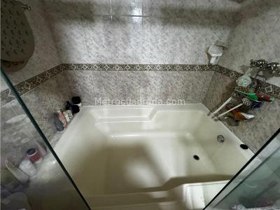 Casa de 4 alcobas en venta en La Mota, Medellín, 89 m² · foto 16 de 17