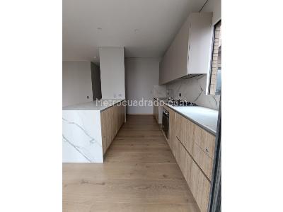 Apartamento de 3 alcobas en venta en Castropol, Medellín, 229 m² · foto 3 de 20