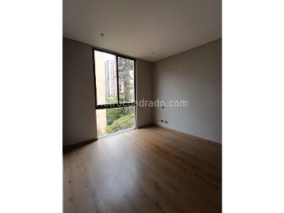 Apartamento de 3 alcobas en venta en Castropol, Medellín, 229 m² · foto 9 de 20