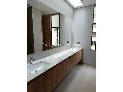 Apartamento de 3 alcobas en venta en Castropol, Medellín, 229 m² · foto 13 de 20
