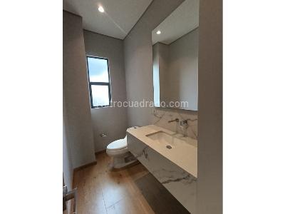 Apartamento de 3 alcobas en venta en Castropol, Medellín, 229 m² · foto 19 de 20