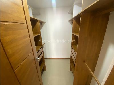 Apartamento de 4 alcobas en venta en Las Lomitas, Sabaneta, 111 m² · foto 14 de 20