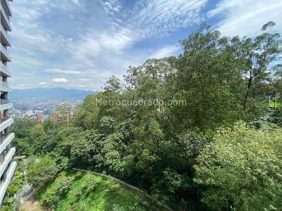 Apartamento de 3 alcobas en venta en El Poblado, Medellín, 122 m² · foto 3 de 18