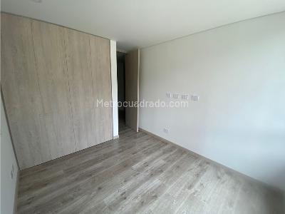 Apartamento de 3 alcobas en venta en El Poblado, Medellín, 122 m² · foto 16 de 18