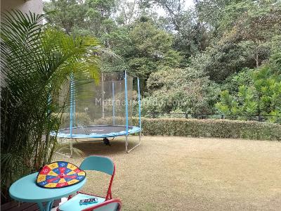 Casa de 3 alcobas en venta en La Calleja, Envigado, 307 m² · foto 2 de 20