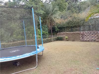 Casa de 3 alcobas en venta en La Calleja, Envigado, 307 m² · foto 3 de 20