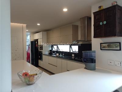 Casa de 3 alcobas en venta en La Calleja, Envigado, 307 m² · foto 4 de 20