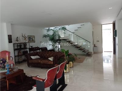 Casa de 3 alcobas en venta en La Calleja, Envigado, 307 m² · foto 8 de 20