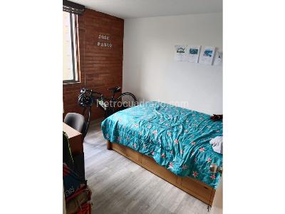 Apartamento de 3 alcobas en venta en Loma De Los Bernal, Medellín, 97 m² · foto 8 de 20