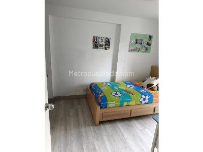Apartamento de 3 alcobas en venta en Loma De Los Bernal, Medellín, 97 m² · foto 9 de 20