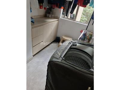 Apartamento de 3 alcobas en venta en Loma De Los Bernal, Medellín, 97 m² · foto 12 de 20