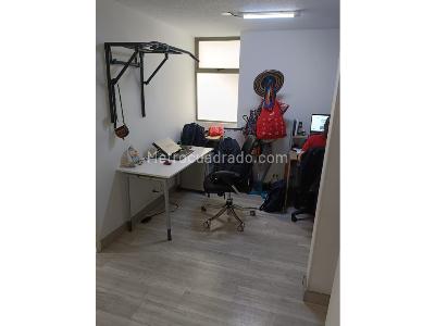 Apartamento de 3 alcobas en venta en Loma De Los Bernal, Medellín, 97 m² · foto 14 de 20