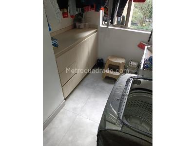 Apartamento de 3 alcobas en venta en Loma De Los Bernal, Medellín, 97 m² · foto 19 de 20