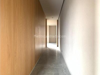 Apartamento en venta en El Poblado, Medellín · foto 8 de 19