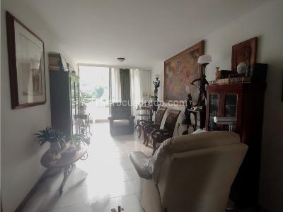 Apartamento en venta en El Poblado, Medellín · foto 4 de 13