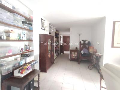 Apartamento en venta en El Poblado, Medellín · foto 5 de 13