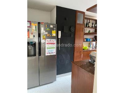Apartamento en venta en Loma De Los Bernal, Medellín · foto 3 de 19