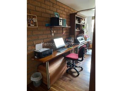 Apartamento en venta en Loma De Los Bernal, Medellín · foto 5 de 19
