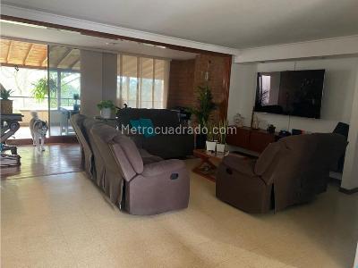 Apartamento en venta en Loma De Los Bernal, Medellín · foto 6 de 19