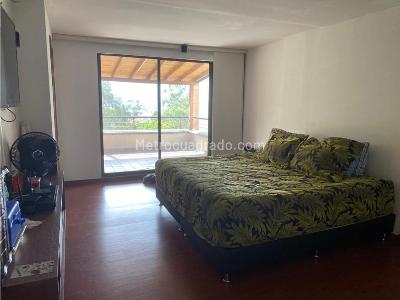 Apartamento en venta en Loma De Los Bernal, Medellín · foto 7 de 19